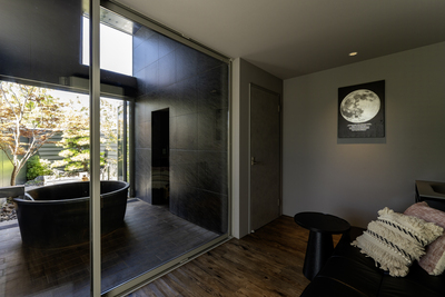 7.モダンティンバー　檜皮(hiwada)　天然温泉＆露天風呂付　3名　60分　3,800円