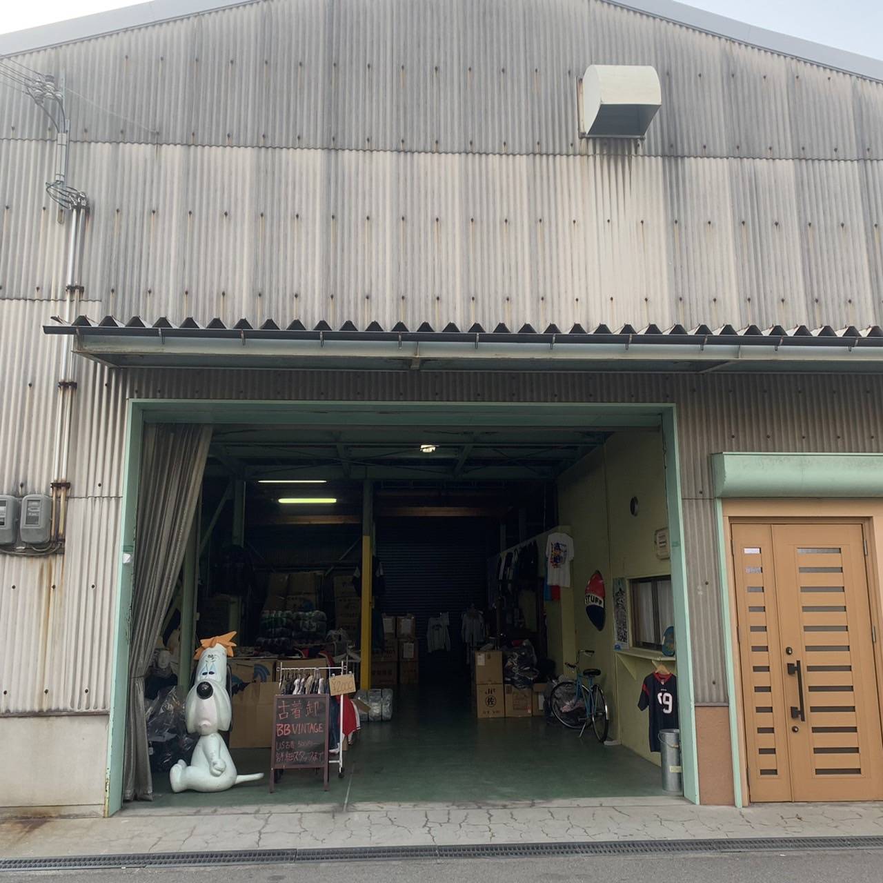 古着　岡山倉庫　ピック済品　詰め合わせ　中古　服　大量　まとめ売り 古着卸売倉庫 BUMPSに行ってみた 【古着ディグ旅、ビンテージ