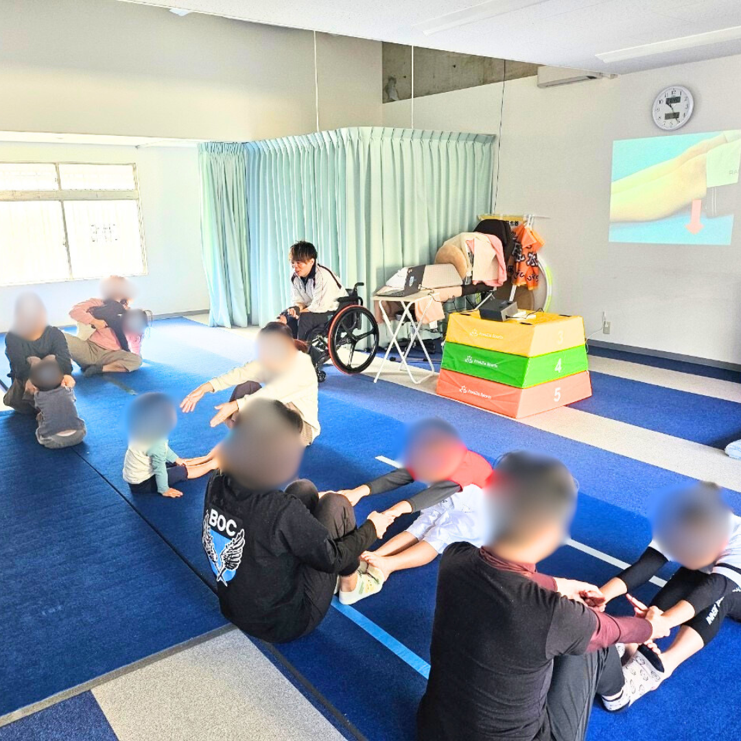 体操元日本代表が教える親子ストレッチ講座