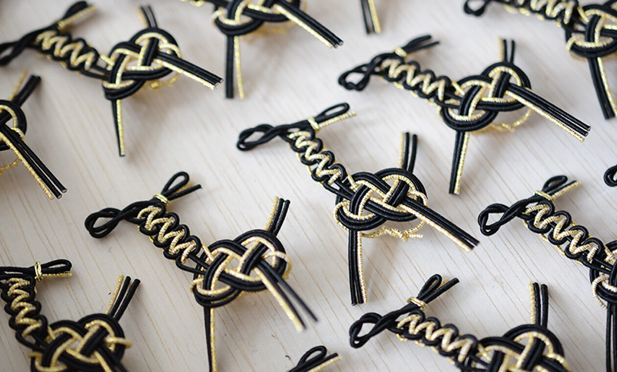 水引アクセサリー(水引アートで楽しむ 2026年の干支・午)