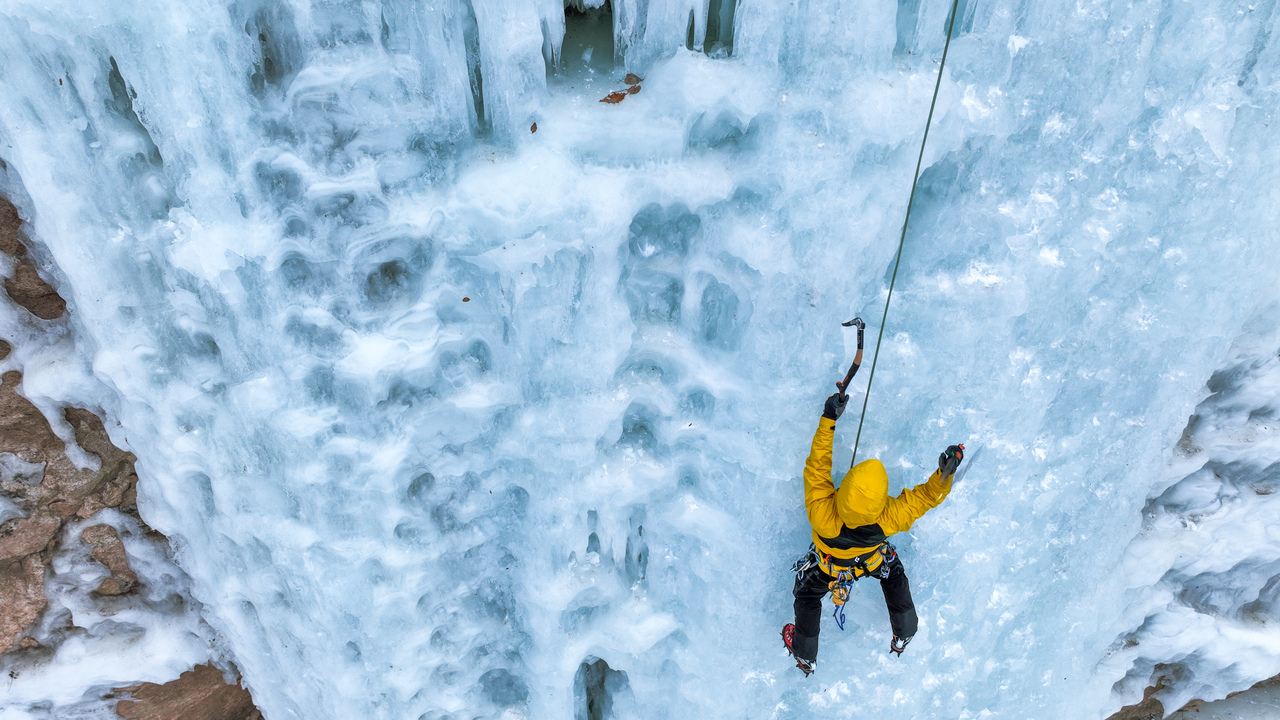 【2025/11/26(水)】初心者歓迎!アイスクライミング初心者講座|この冬、氷の世界へ飛び込もう!