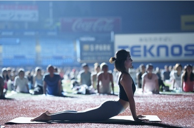 【TODAYYOGA -Core power-】講師：Hinako