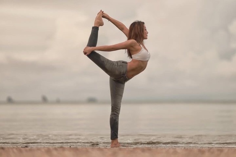 【なノにわ】Rei/倒立＆後屈