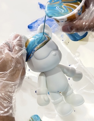 4万6千 UN3D ラクガキアートパンツ RAKUGAKI ART PNT 90 日本初‼️ 体験型フィギュアフルイドアート🐻🎨