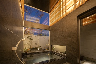 4.ジャポニカモダン　亜麻(ama)　天然温泉＆露天風呂付　3名　60分　3,800円