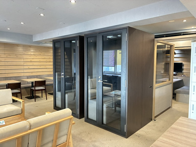 池袋 / 1名個室ブース Booth.B