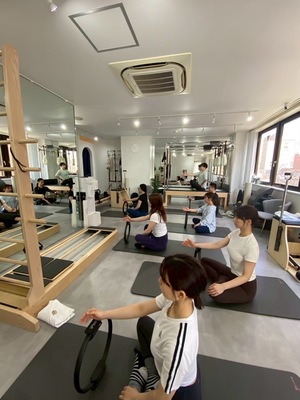ピラティスグループレッスン（現地受講）