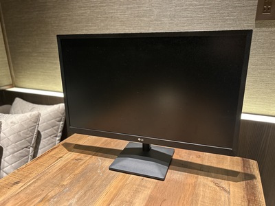 【月額会員様専用 / ブース席】名古屋市則武新町イオンモール/モニター/Wi-Fi/充電器/テレワークやWeb会議に最適