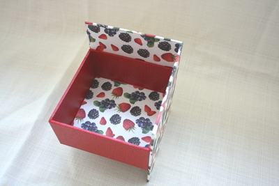 NEW!【カルトナージュ 中級★★★】スタンド小物収納トレー  3月15日(日) ・ 3月21日(土)＊中学生以上