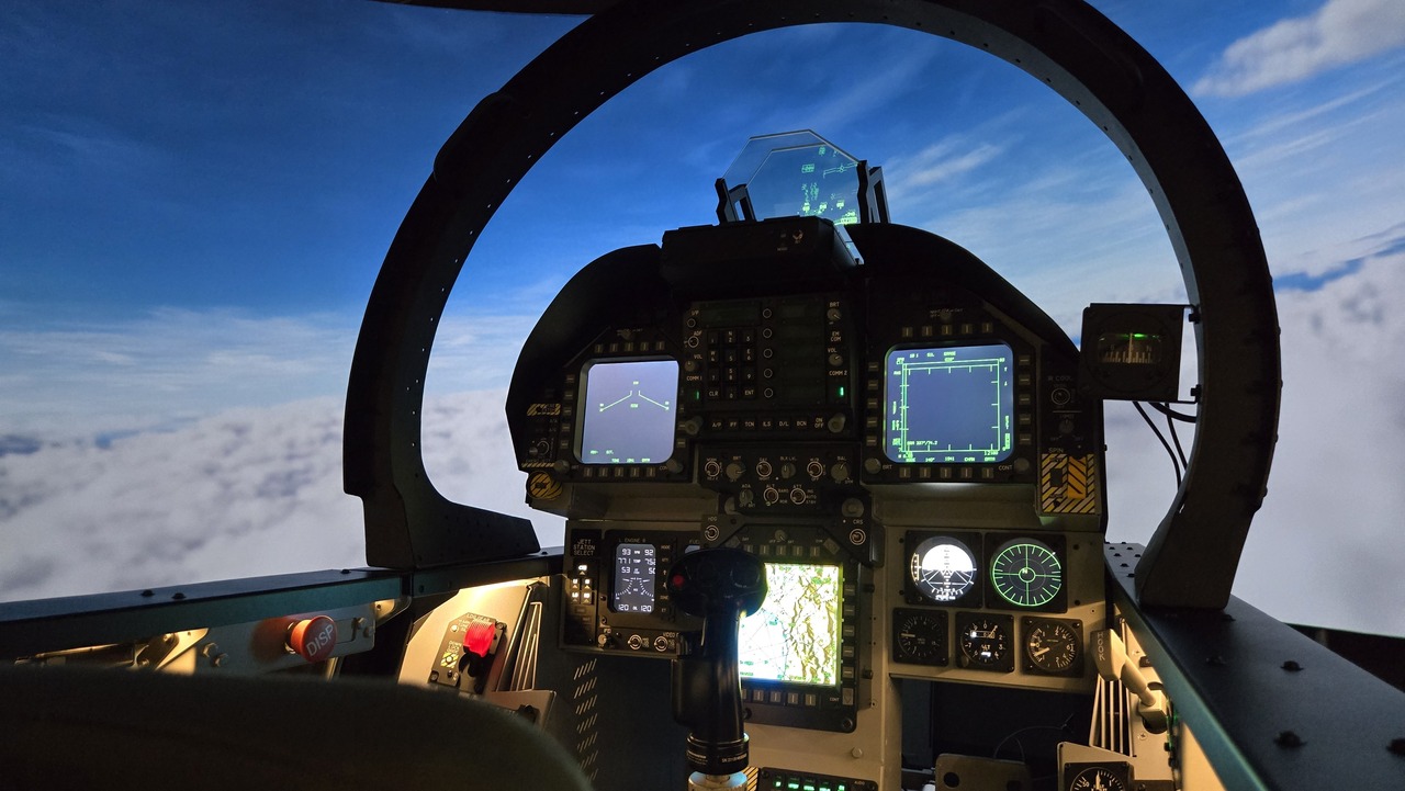 F/A-18戦闘機シミュレーター