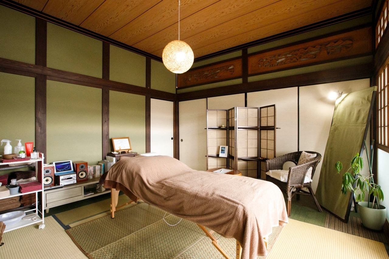 丘の上サロン　豊栄えすて