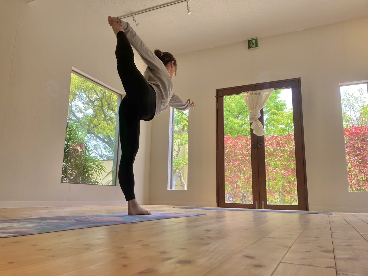 ★3【呼吸法とやさしいパワーヨガ】Risa