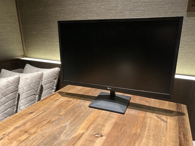 【オープン席】名古屋市則武新町イオンモール/モニター/Wi-Fi/充電器/テレワークやWeb会議に最適