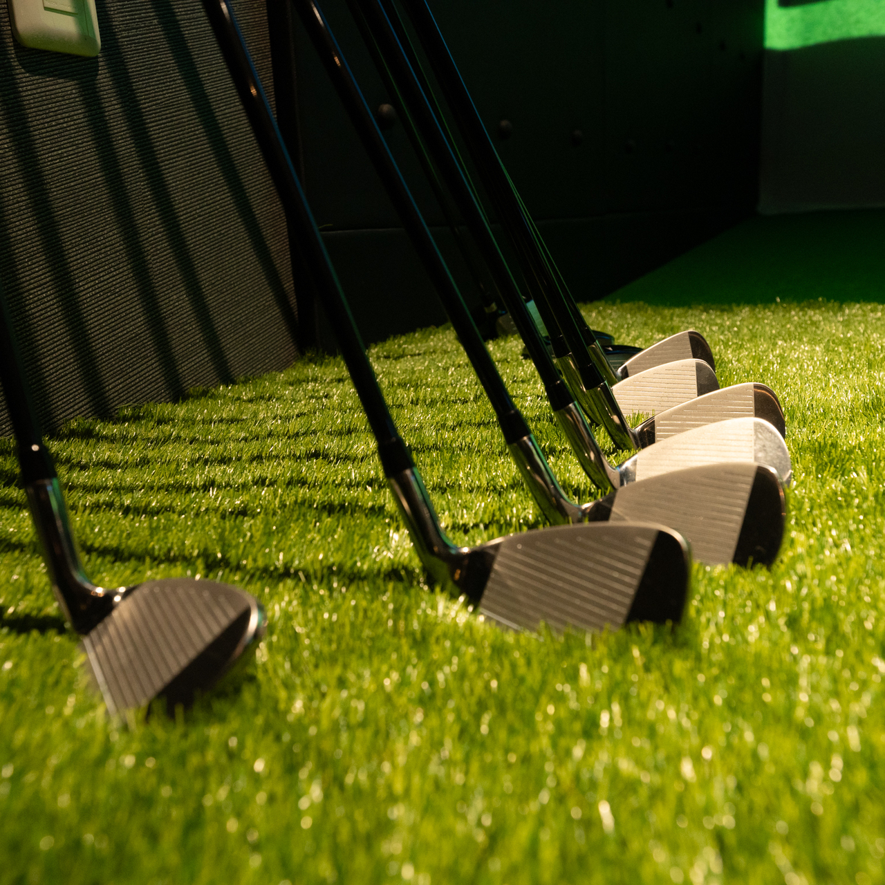 ゴルフレッスン・整体予約 (3F F2CLUB内)