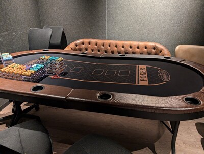 【早割60】Lounge / ポーカーテーブル付きロイヤルエリア