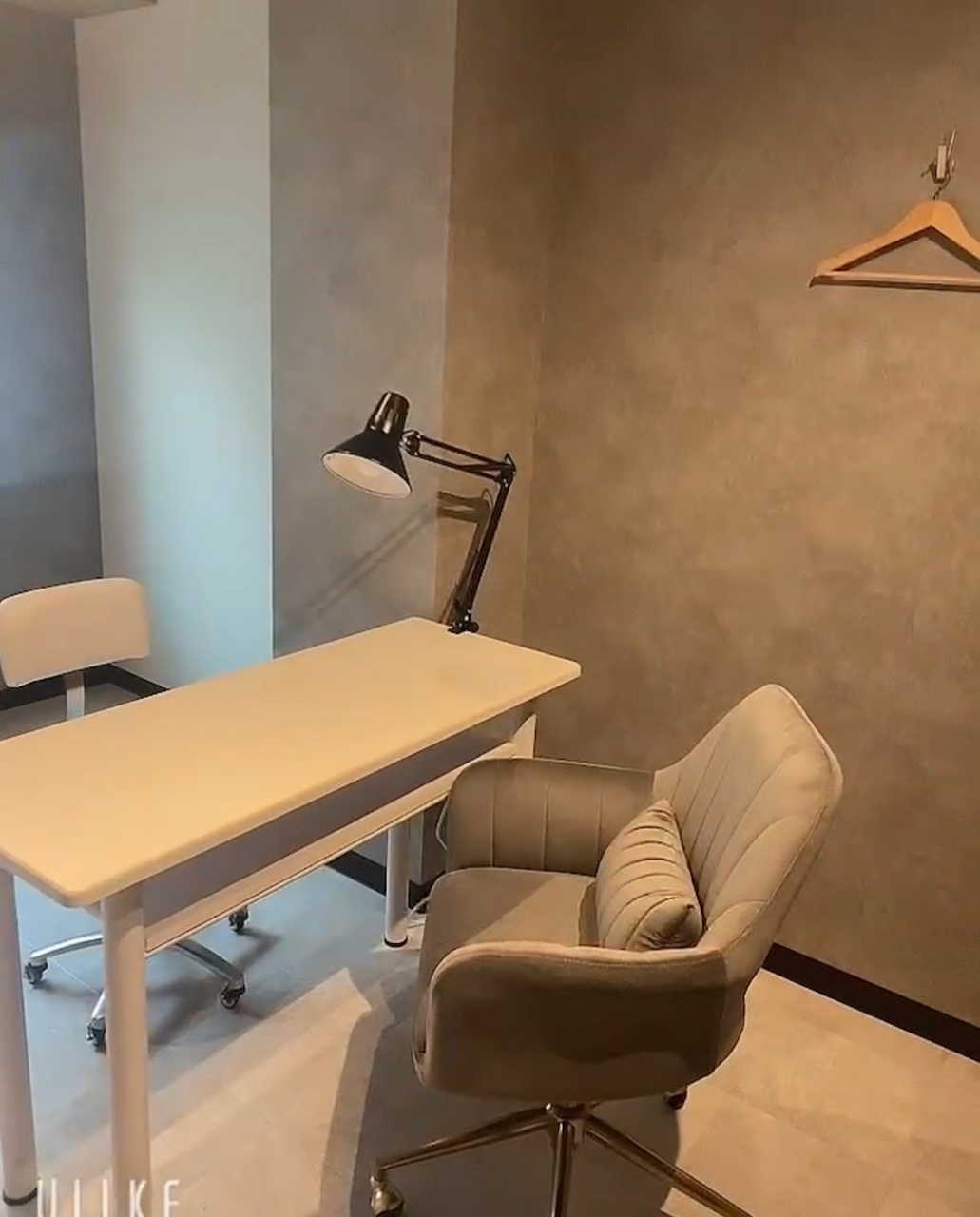 ROOM ③ ハンドルーム.      