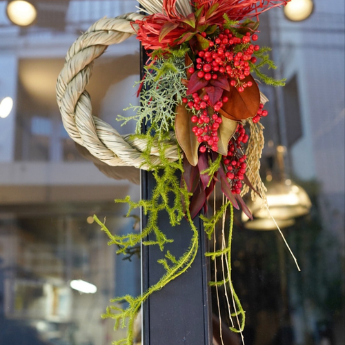 12月＊お正月を迎える花たち**【しめ縄スワッグ】ブルーアイスとヒカゲ