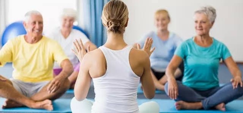 ◎やさしいシニアヨガ