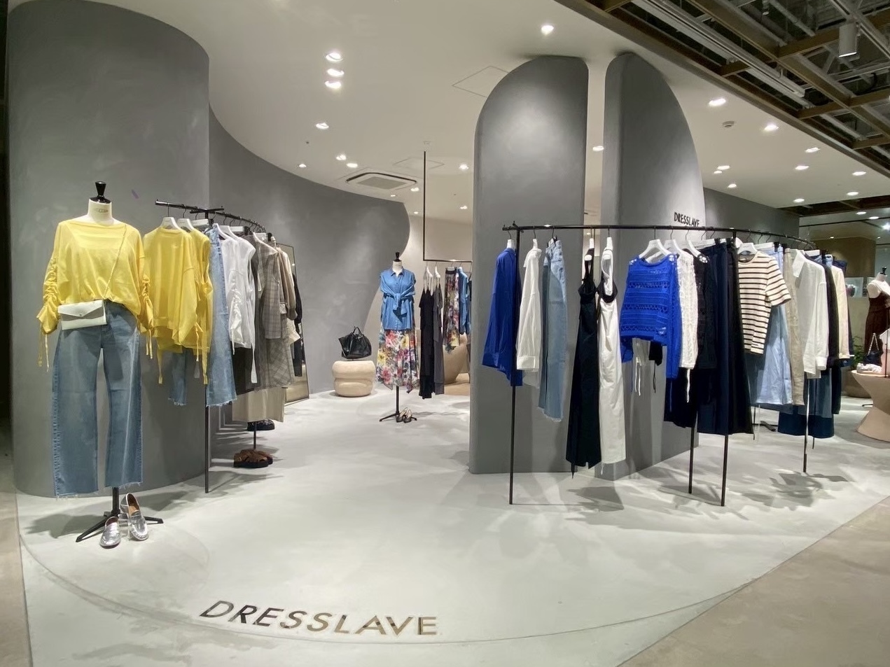 DRESSLAVE ONE FUKUOKA BLDG 店　予約ページ