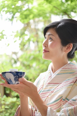 4月4日【文化講座】ゑ峰　伊賀 恵理子先生に学ぶ有田焼色絵付け～5月の端午の節句「兜」～