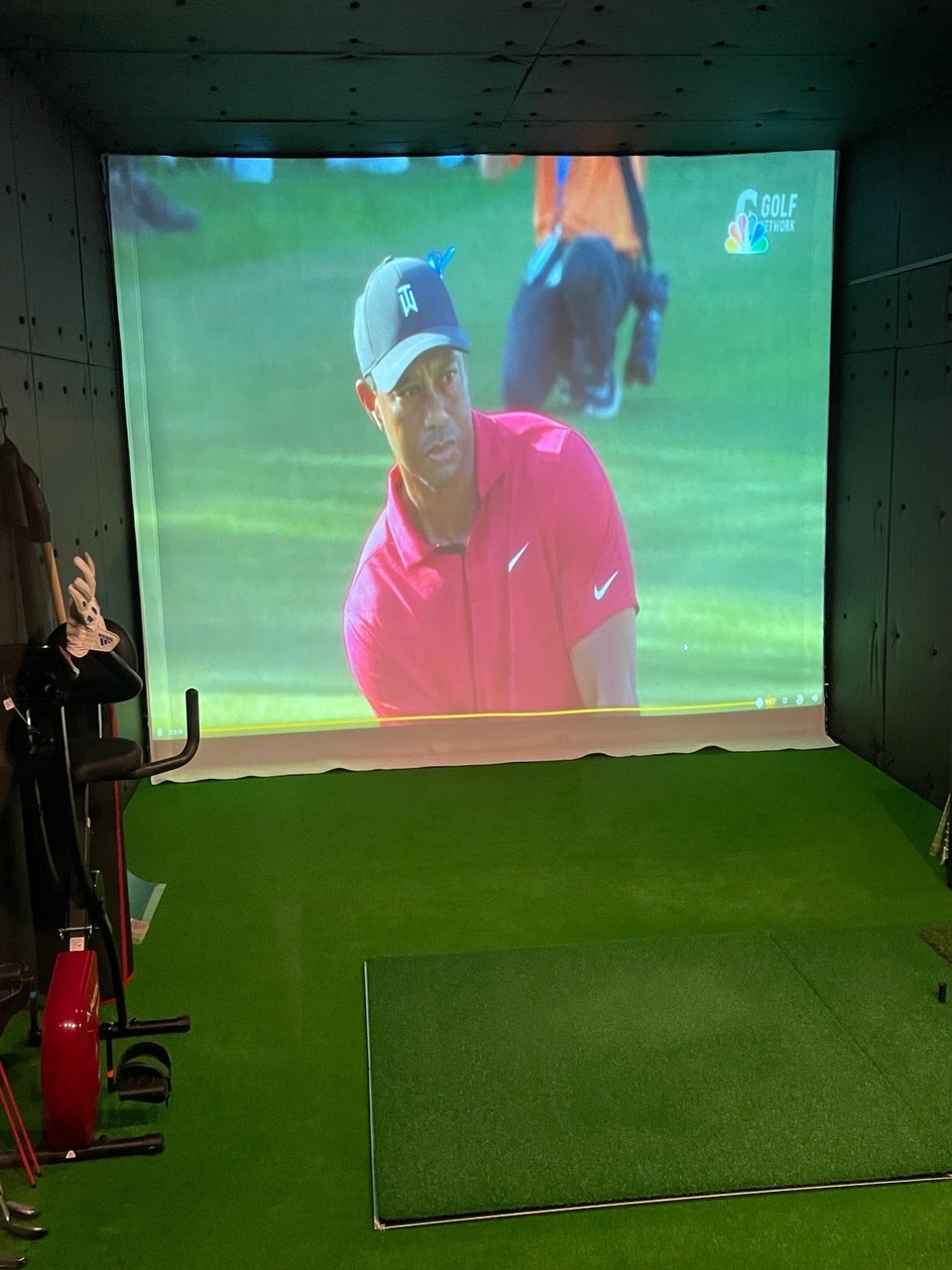 インドアゴルフ(個室)&バー