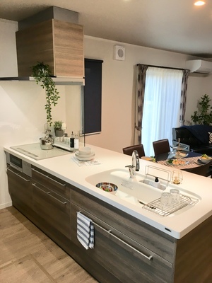 岩手県奥州市～ママが喜ぶ家事ラク動線、たっぷり収納のグレイッシュモダンのお家～