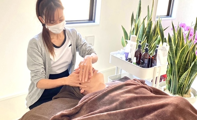 e-cocochi(イーココチ)無痛の小顔矯正と ヘッドスパのお店