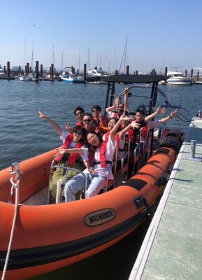 水上ジェットコースター　