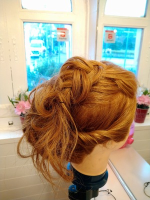 美容室の予約、受付は、こちら