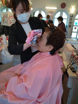 美容室の予約、受付は、こちら