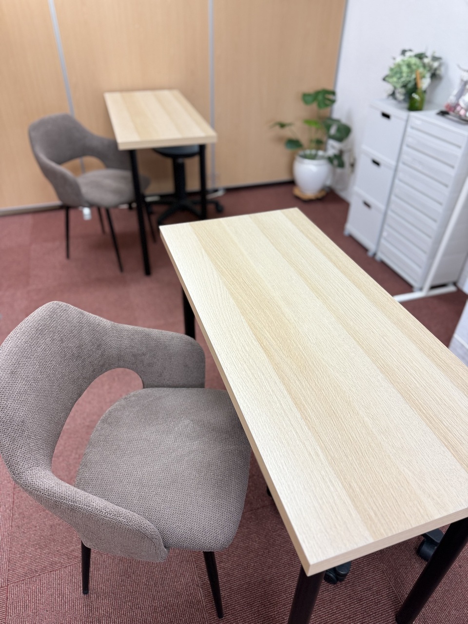 レンタルネイルサロン［テーブル]