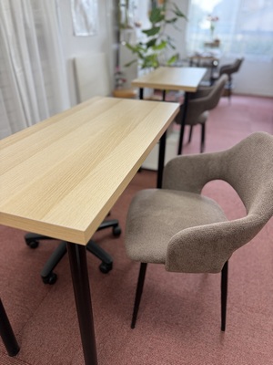 レンタルネイルサロン［テーブル]