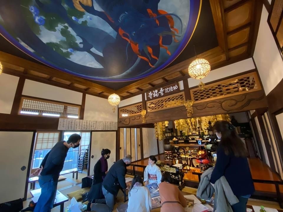 写仏会@功徳院  お盆用蓮華色紙作り