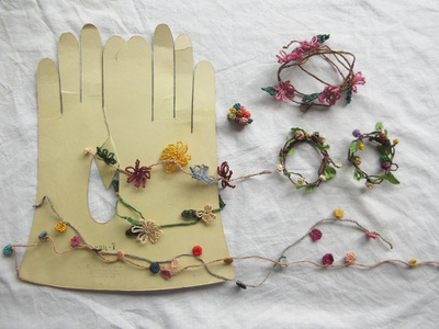 木木「ラフィアのハンドワーク」〜3つのモチーフで作る、  ブローチ・ブレスレット・ネックレス（キット付き＊かぎ針なし）