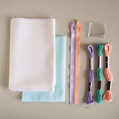 7/29(木) artist inのミニレッスン「クロスステッチのポーチ」