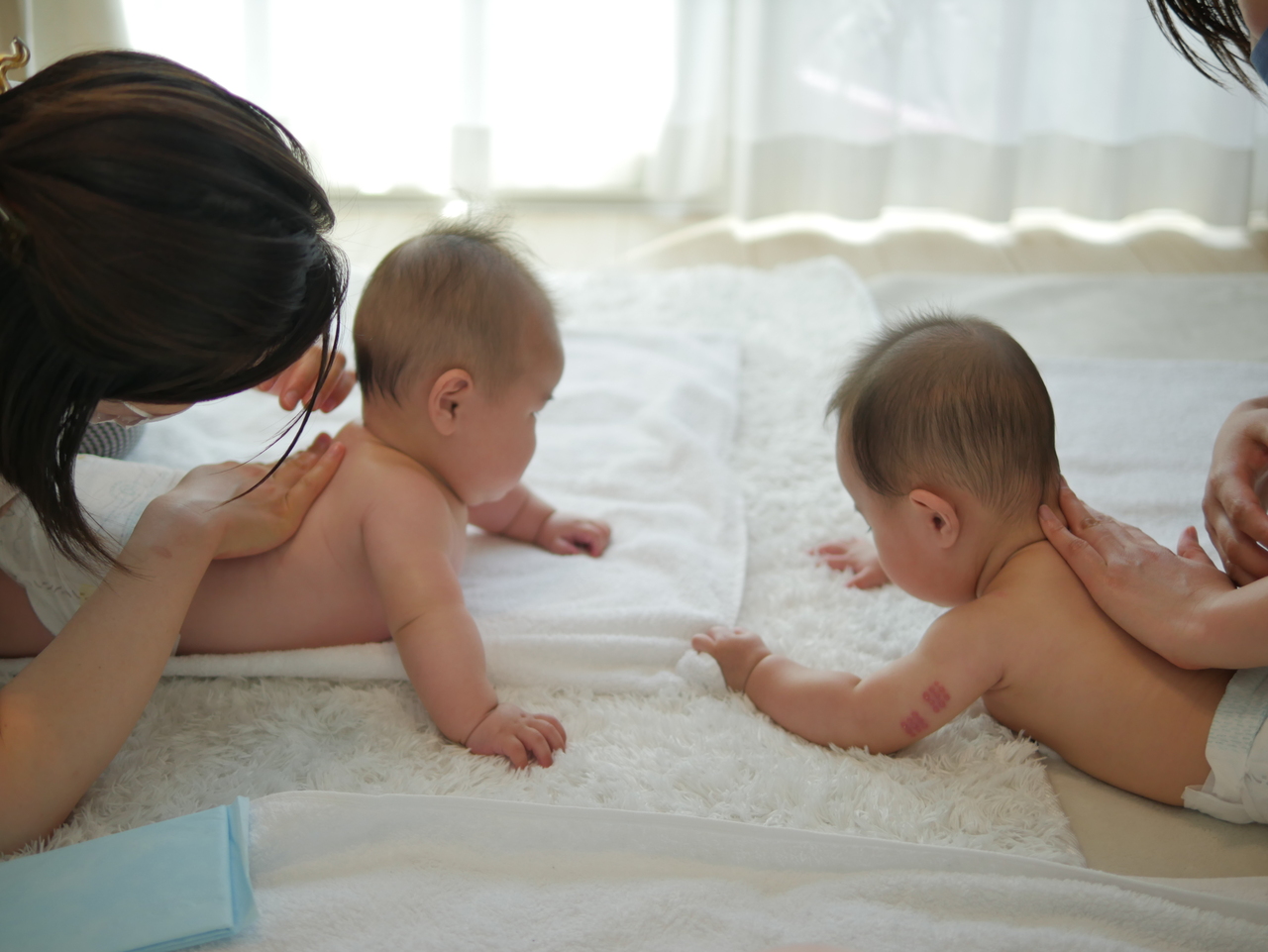 ベビーマッサージ 