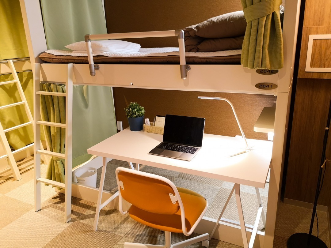 【個室】コワーキングルーム（デスク＆椅子付）