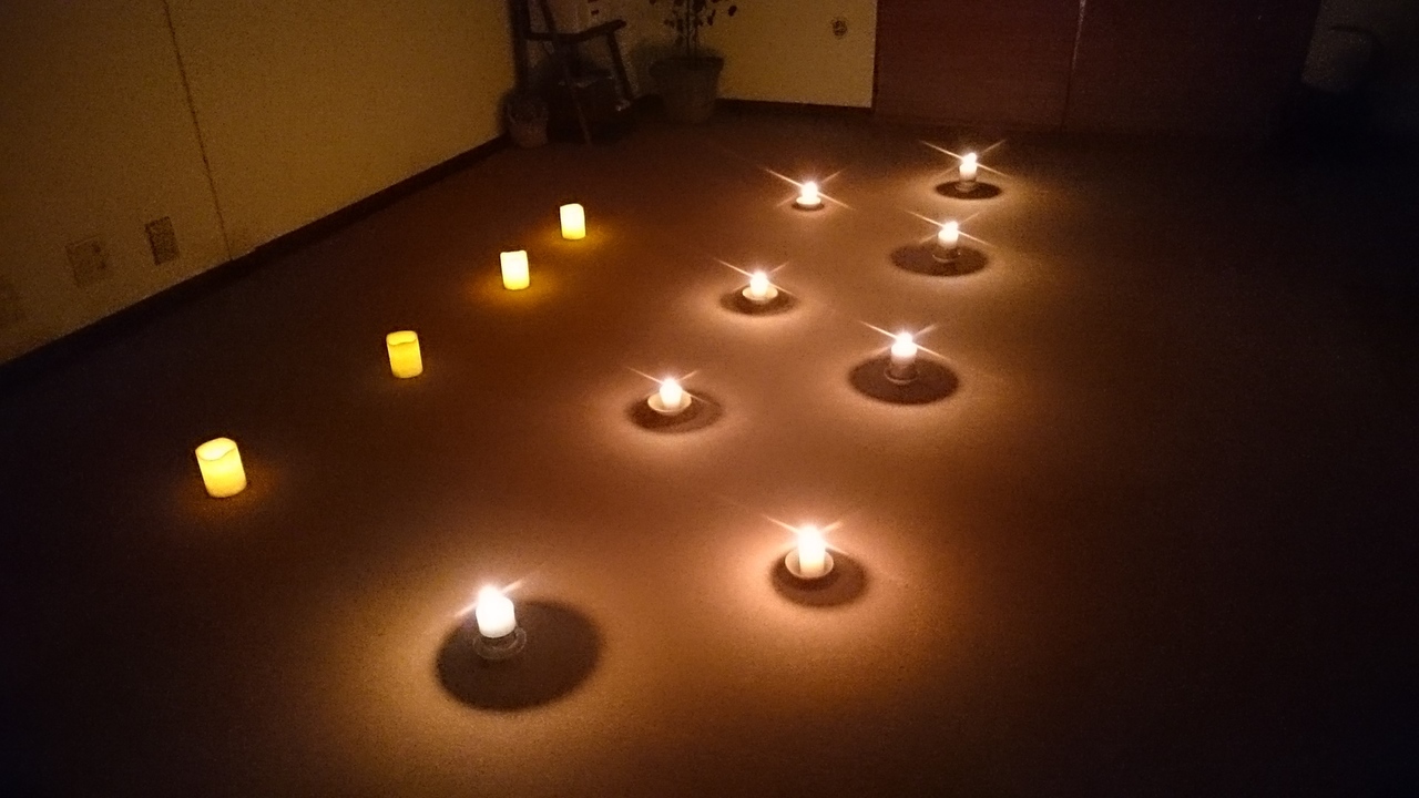 キャンドルナイト～ヨガとシンギングボウルの夕べ～