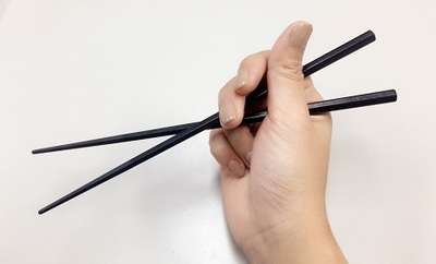 ポイントは3つ！「正しい鉛筆•お箸の持ち方」レッスン