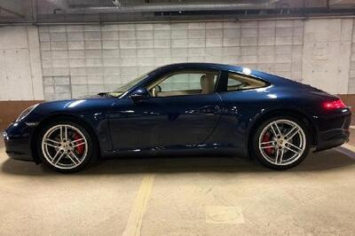 911 Carerra / ポルシェ