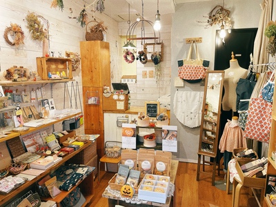 企画展＊ちいさな森のちいさなモノ展＊