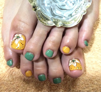 池袋駅東口より徒歩5分  ネイルマツエクサロン