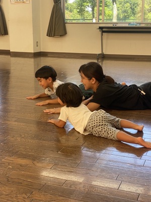 親子体操　アニマルピラティス