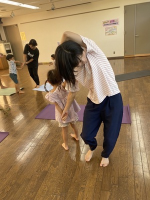 親子体操　アニマルピラティス