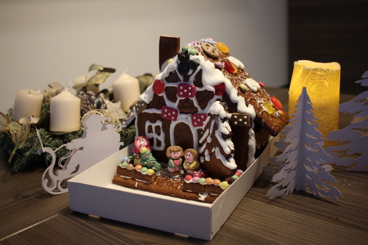 【世田谷区】クリスマスワークショップフェア～お菓子の家づくり～｜2022年12月11日(日)