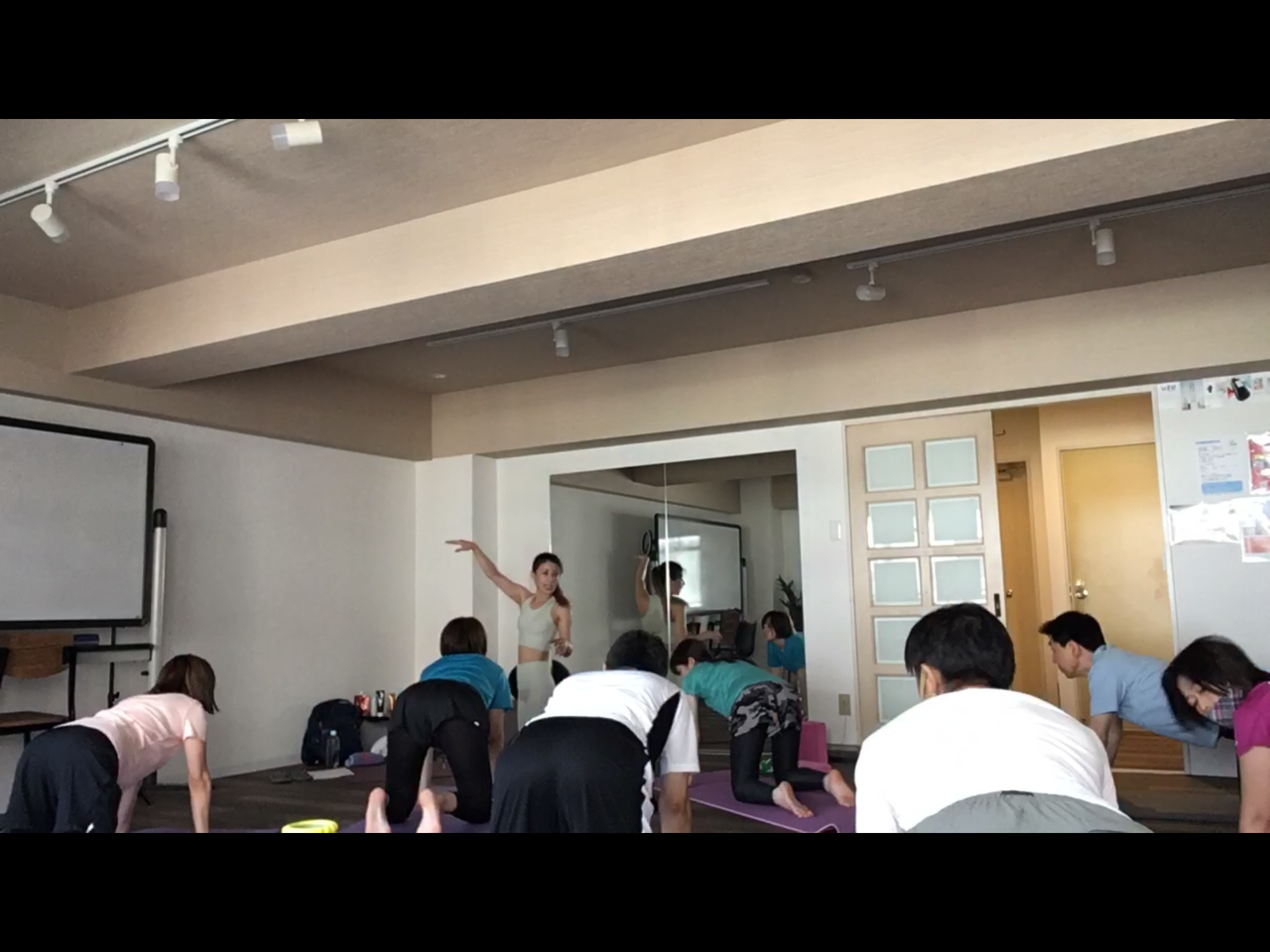 朝ヨガ（高砂サロン）