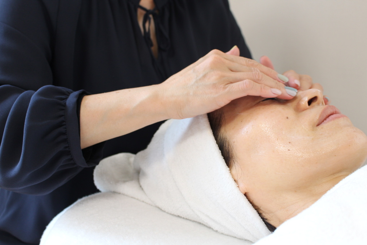 肌育サロンSHINY(シャイニー)予約受付ページ