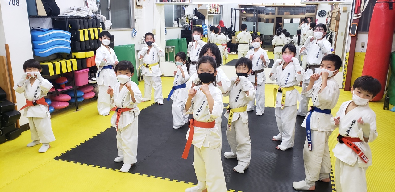 実践空手道　佐々木道場　等々力本部空手道場、梅ヶ丘支部空手道場、駒沢支部空手道場の3道場があります。