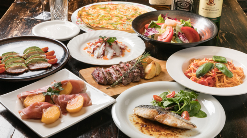 忘・新年会におすすめのマスカレードコース４４００円（税込）お席150分飲み放題（LO100分）付き