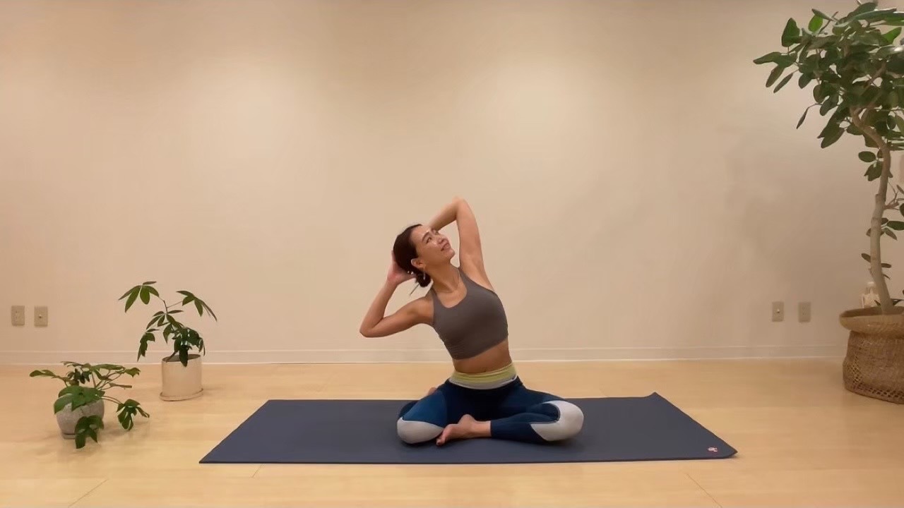 ヨガベーシッククラス🔰講師:MADOKA先生